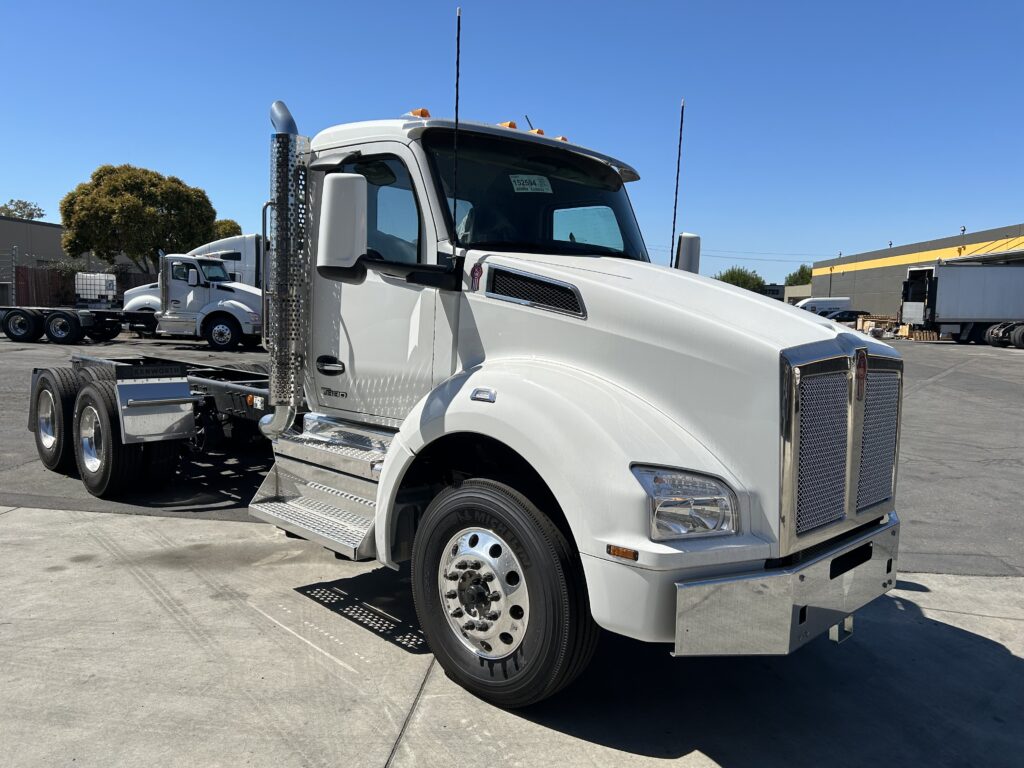 New 2025 KENWORTH T880 at Papé Kenworth in Morgan Hill, CA