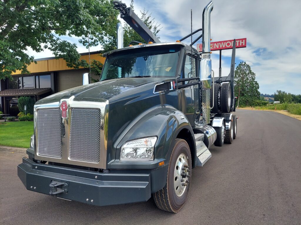 New 2024 KENWORTH T880 at Papé Kenworth in Eugene, OR