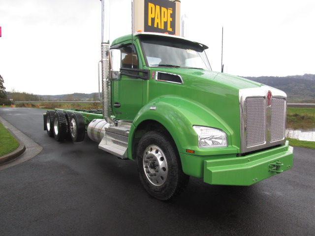 New 2024 KENWORTH T880 at Papé Kenworth in Eugene, OR