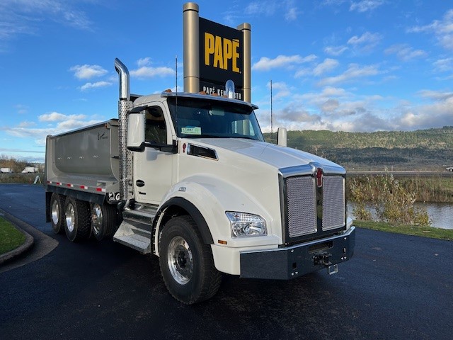 New 2024 KENWORTH T880 at Papé Kenworth in Eugene, OR