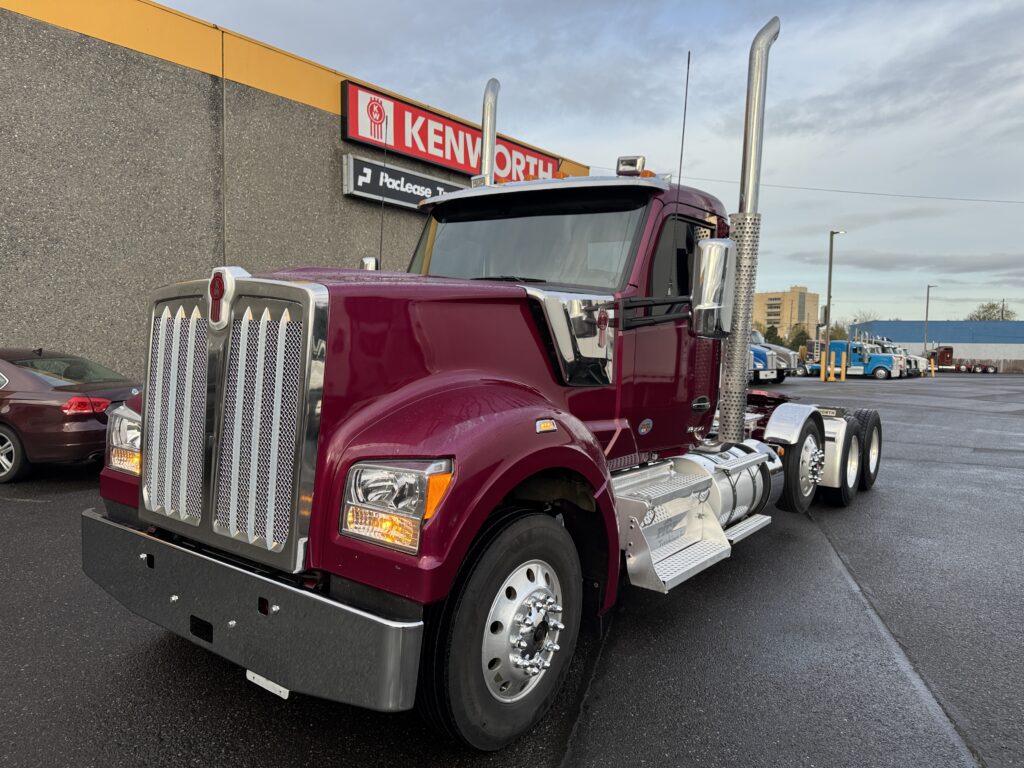 Used 2024 KENWORTH W990 at Papé Kenworth in Portland, OR