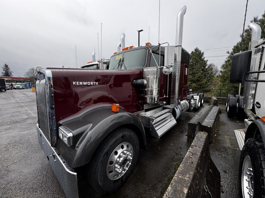 New 2025 KENWORTH W900 at Papé Kenworth in Portland, OR