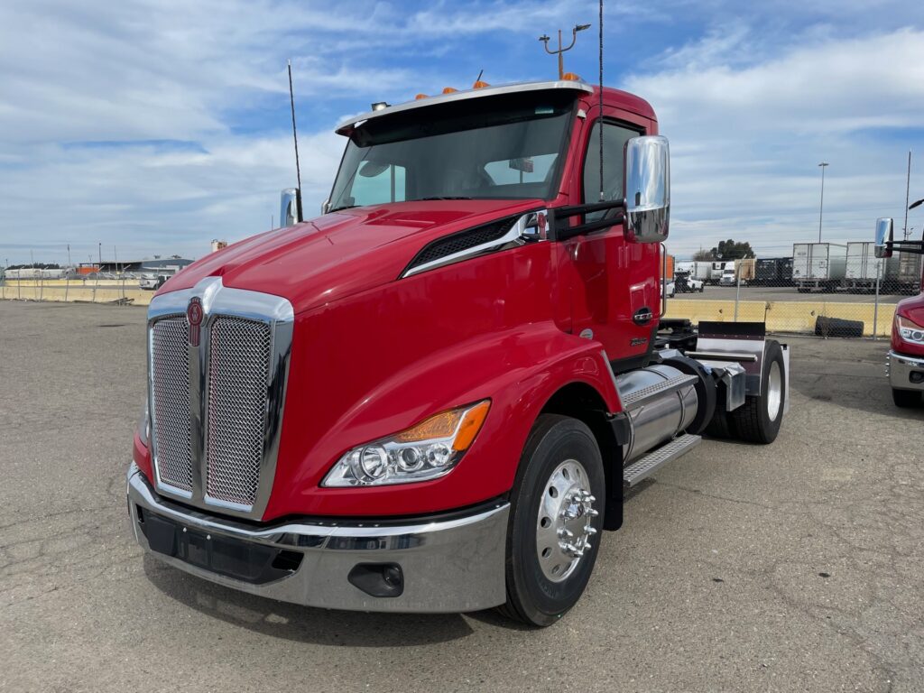 New 2025 KENWORTH T680 at Papé Kenworth in French Camp, CA