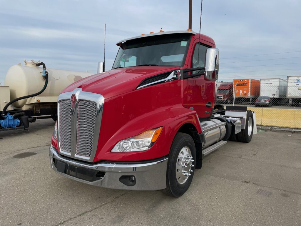 New 2025 KENWORTH T680 at Papé Kenworth in French Camp, CA