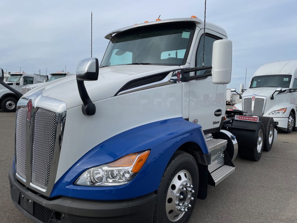 New 2024 KENWORTH T680 at Papé Kenworth in French Camp, CA