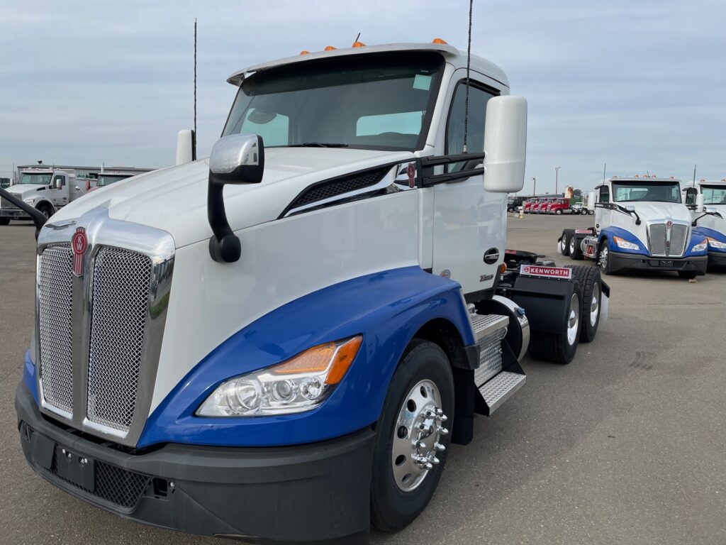 New 2024 KENWORTH T680 at Papé Kenworth in French Camp, CA