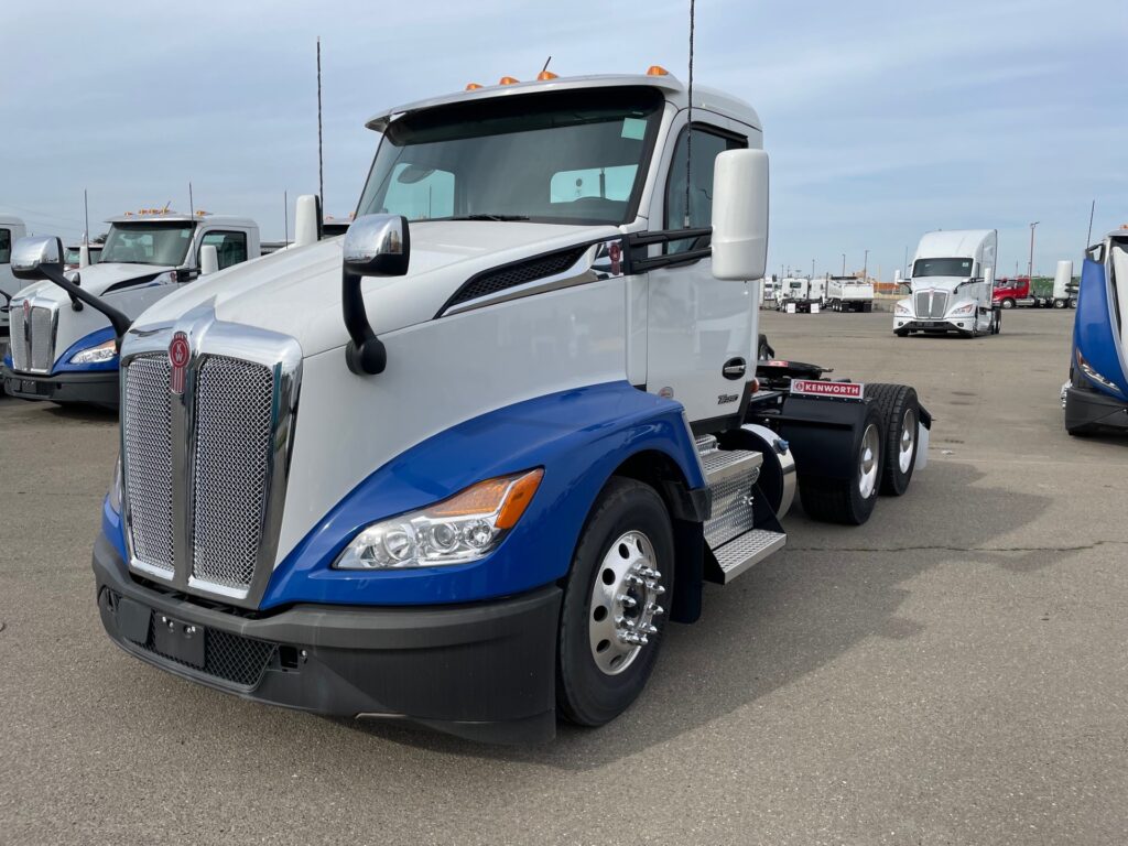 New 2024 KENWORTH T680 at Papé Kenworth in French Camp, CA