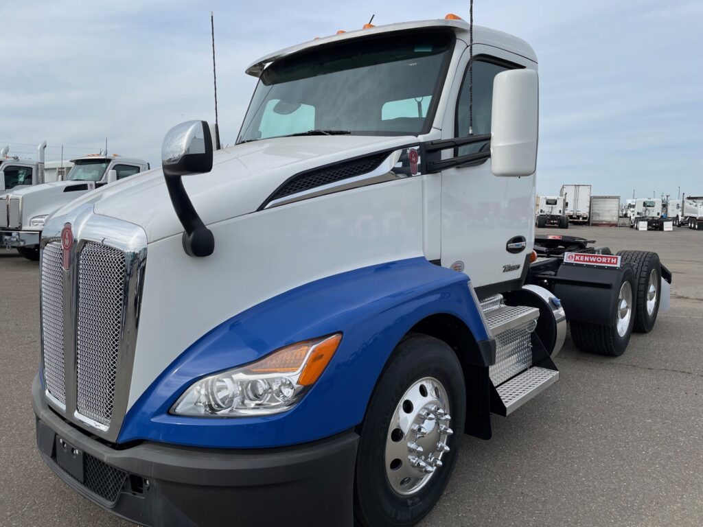 New 2024 KENWORTH T680 at Papé Kenworth in French Camp, CA