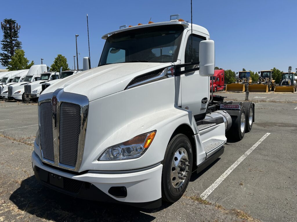 New 2024 KENWORTH T680 at Papé Kenworth in French Camp, CA