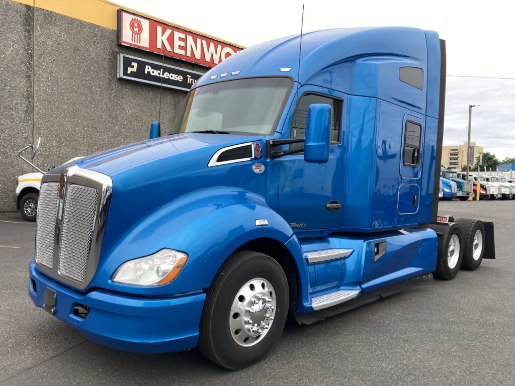 Used 2018 KENWORTH T680 at Papé Kenworth in Portland, OR