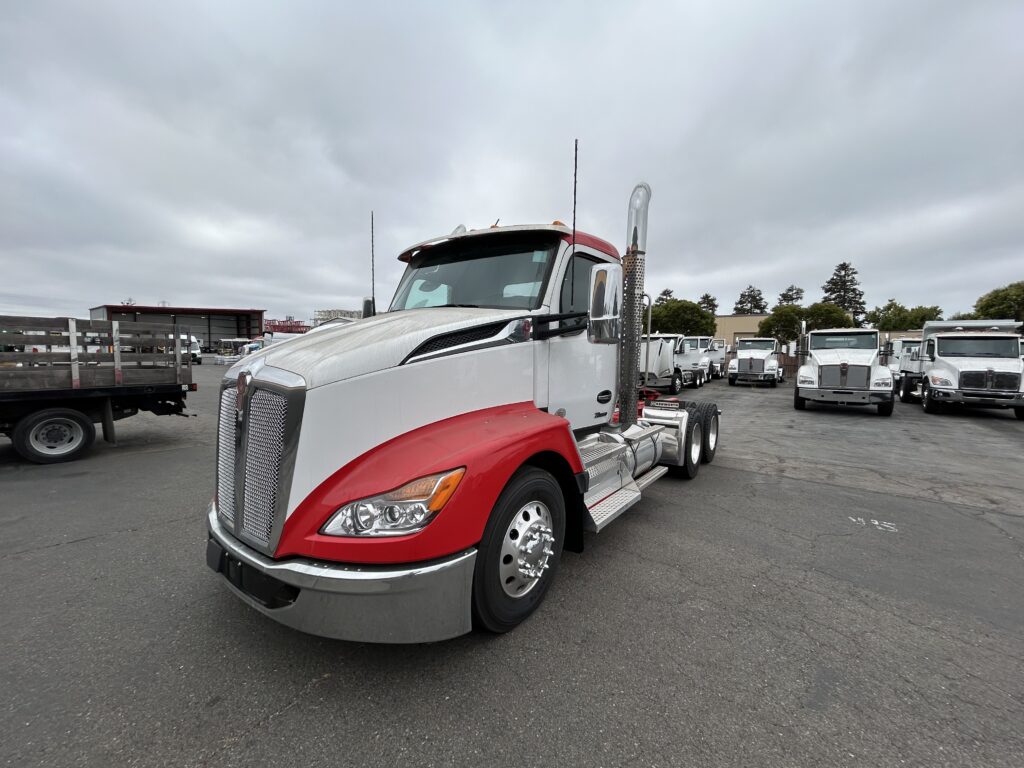 New 2024 KENWORTH T680 at Papé Kenworth in San Leandro, CA