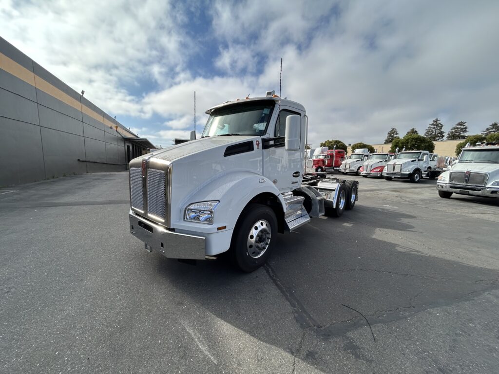 New 2024 KENWORTH T880 at Papé Kenworth in French Camp, CA