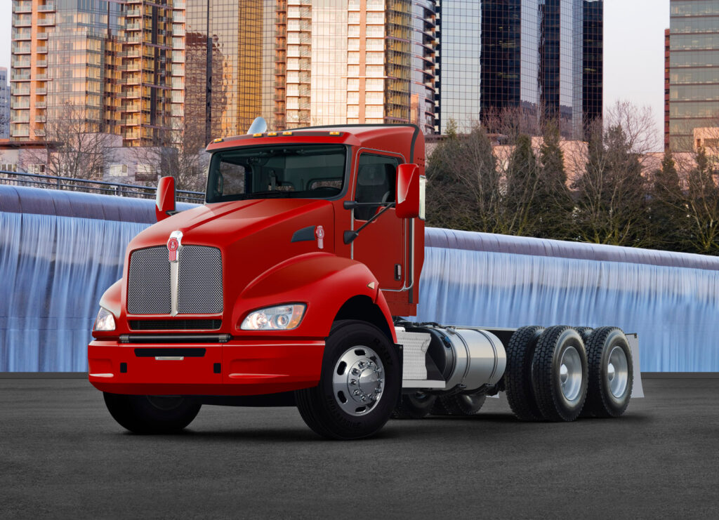 New  T440 at Papé Kenworth