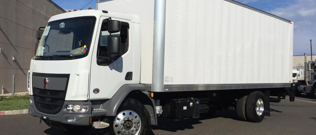 New  K270 at Papé Kenworth