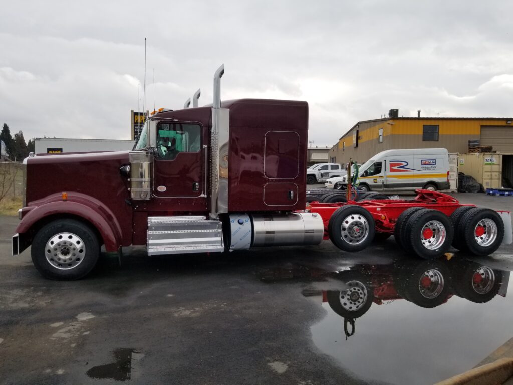 New 2025 KENWORTH W900 at Papé Kenworth in Yakima, WA