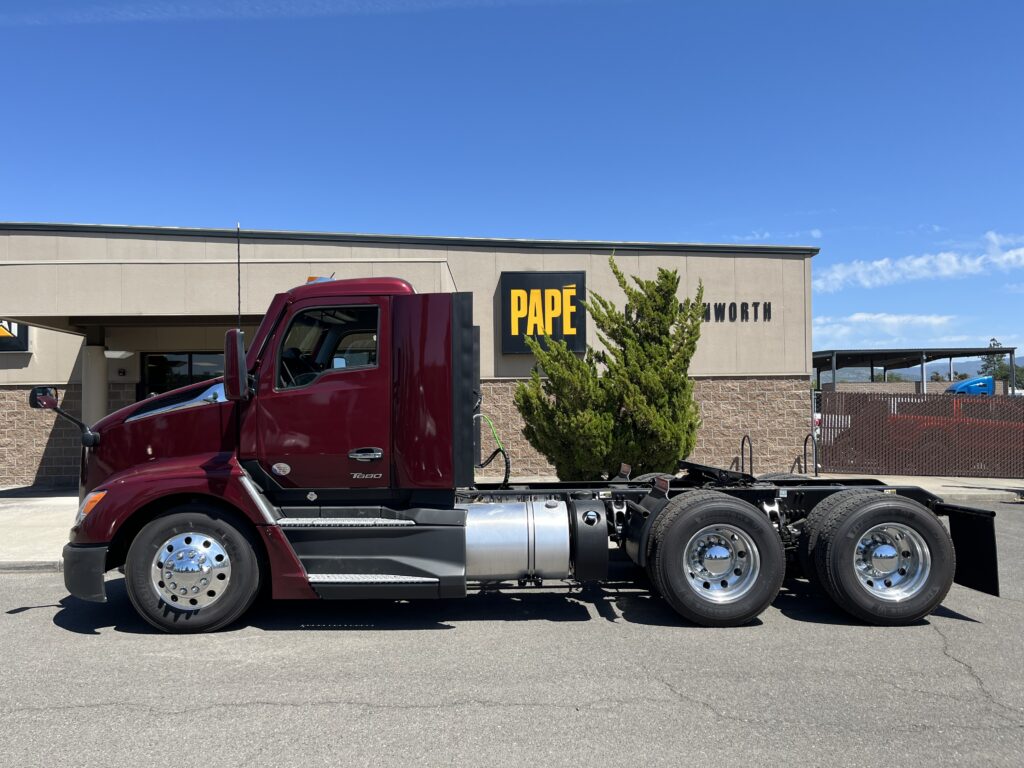 Used 2022 KENWORTH T680 at Papé Kenworth in Medford, OR