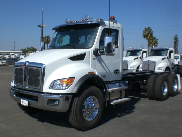 New 2025 KENWORTH T480 at Papé Kenworth in Fresno, CA
