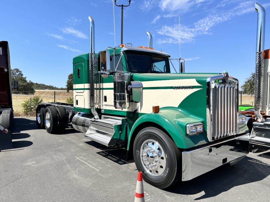 New 2025 KENWORTH W900L at Papé Kenworth in Anderson, CA