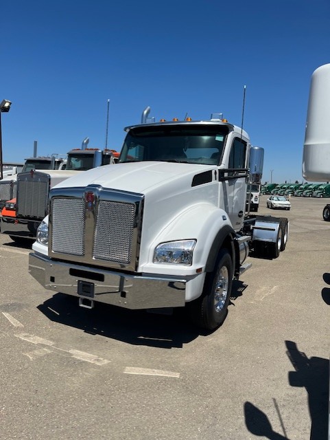 New 2024 KENWORTH T880 at Papé Kenworth in San Leandro, CA