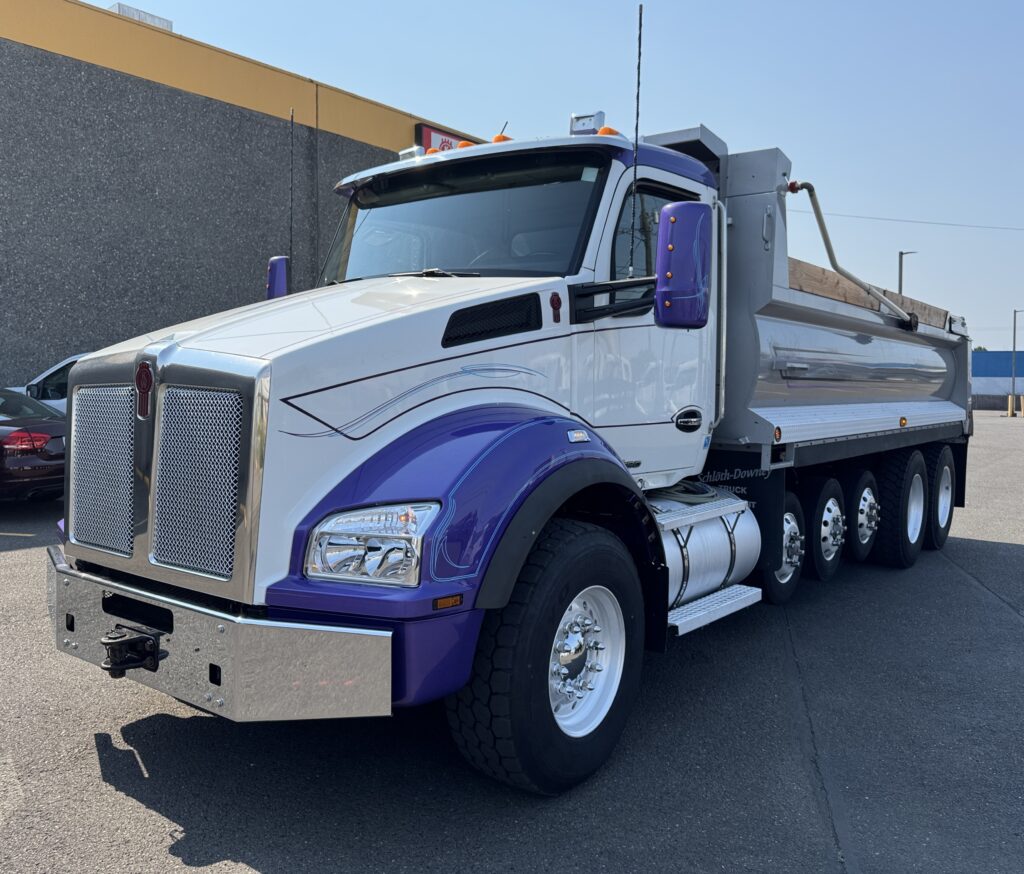 Used 2021 KENWORTH T880 at Papé Kenworth in Portland, OR