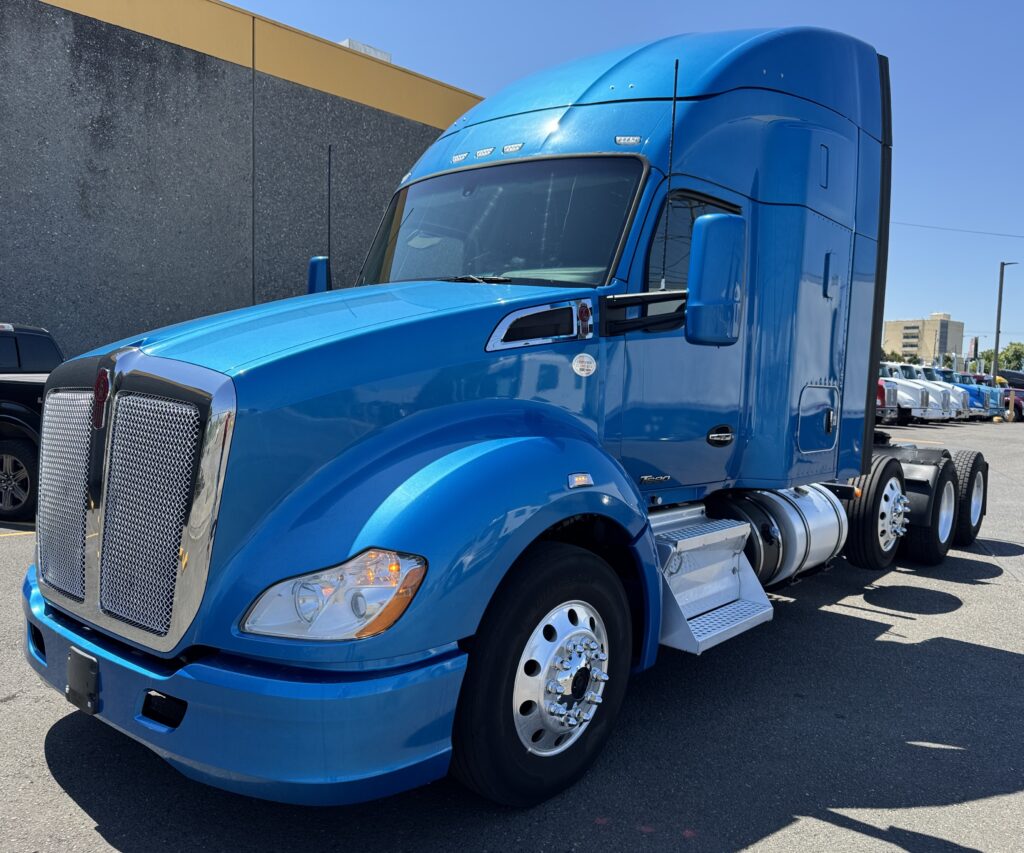 Used 2020 KENWORTH T680 at Papé Kenworth in Portland, OR