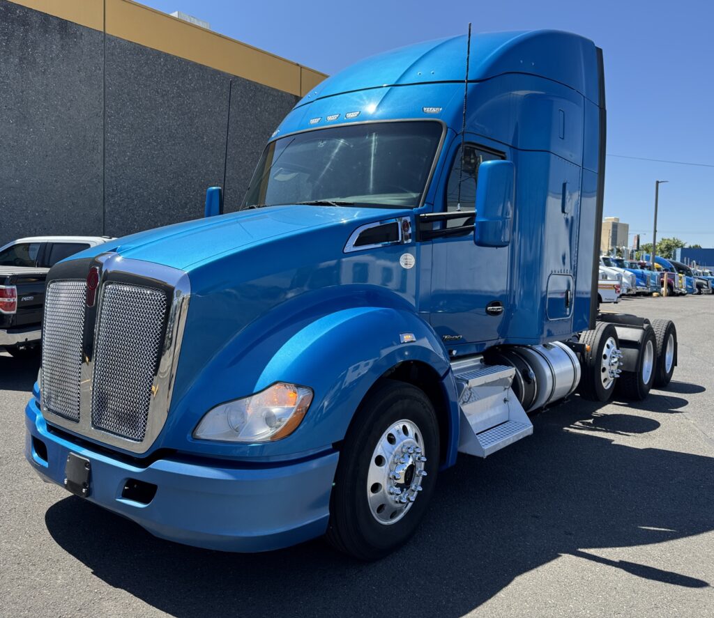 Used 2020 KENWORTH T680 at Papé Kenworth in Portland, OR