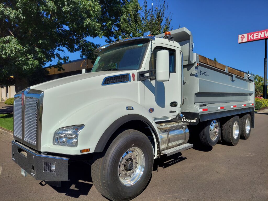 New 2024 KENWORTH T880 at Papé Kenworth in Eugene, OR