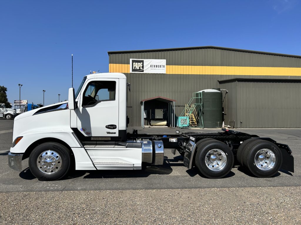 New 2026 KENWORTH T680 at Papé Kenworth in Anderson, CA