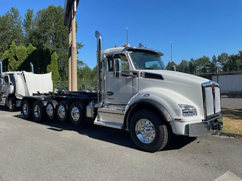 New 2025 KENWORTH T880 at Papé Kenworth in Federal Way, WA