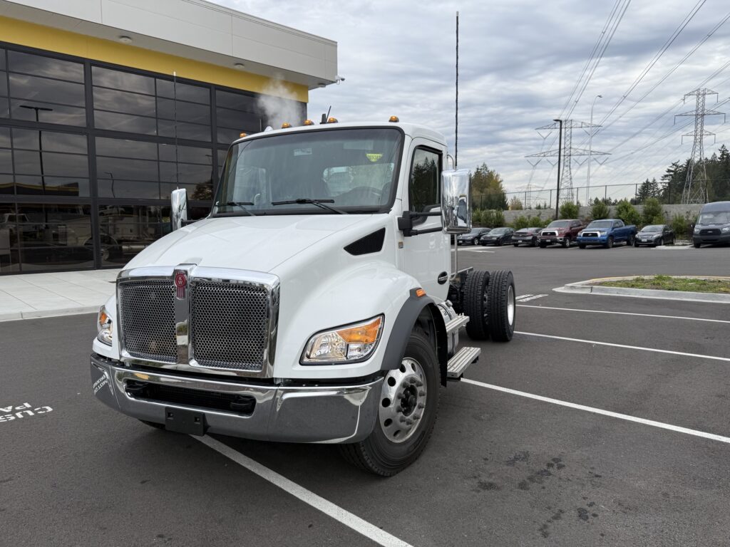 New 2025 KENWORTH T380 at Papé Kenworth in Federal Way, WA