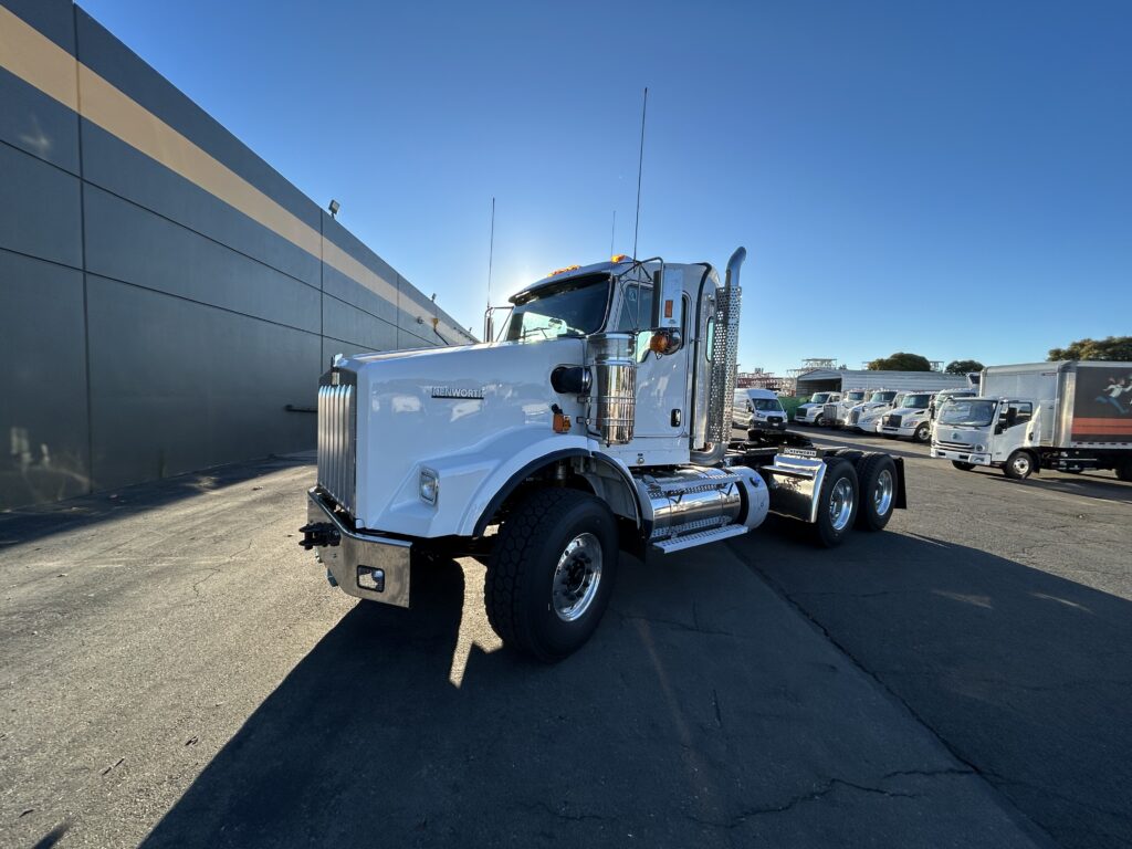 New 2026 KENWORTH T800 at Papé Kenworth in San Leandro, CA