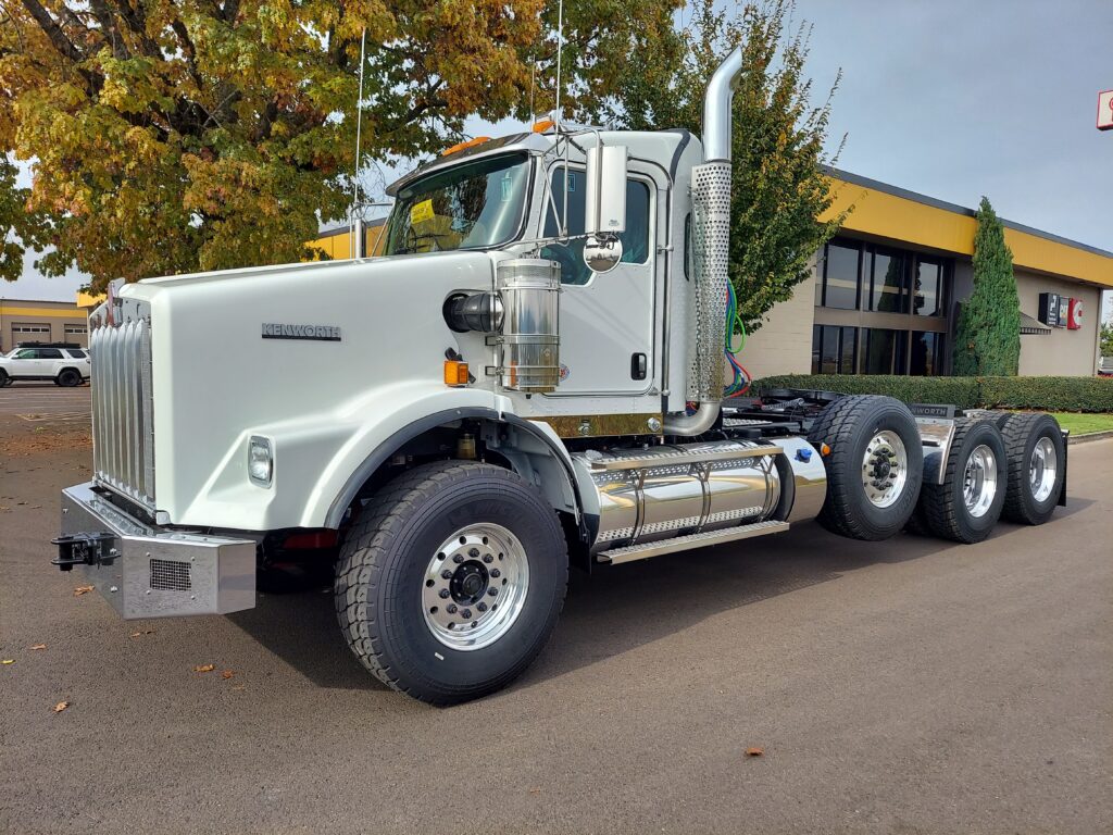 New 2026 KENWORTH T800 at Papé Kenworth in Eugene, OR