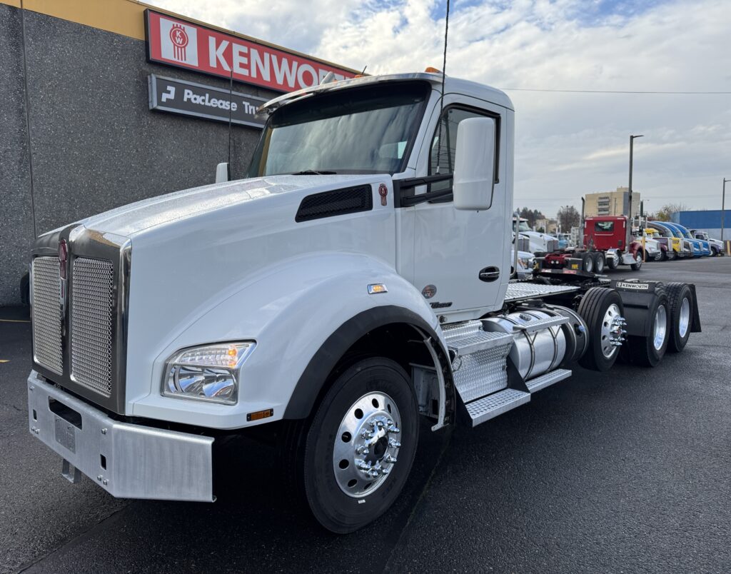 Used 2022 KENWORTH T880 at Papé Kenworth in Portland, OR