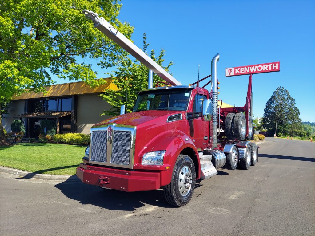 New 2025 KENWORTH T880 at Papé Kenworth in Eugene, OR