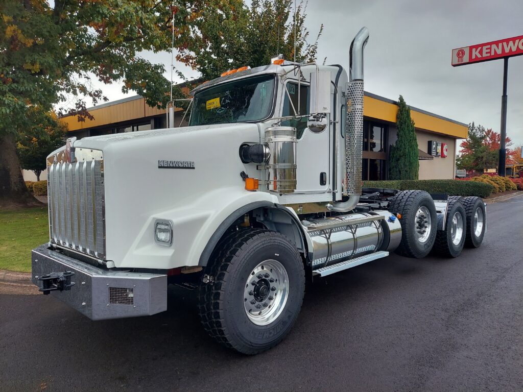 New 2026 KENWORTH T800 at Papé Kenworth in Eugene, OR