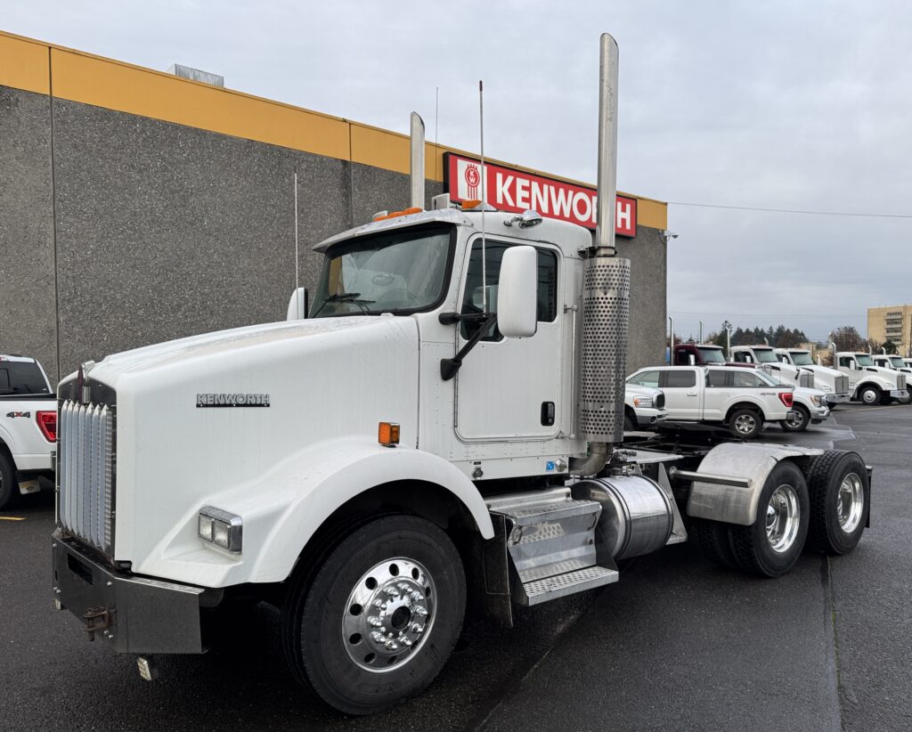 Used 2007 KENWORTH T800 at Papé Kenworth in Portland, OR