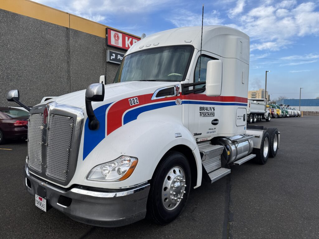 Used 2022 KENWORTH T680 at Papé Kenworth in Portland, OR