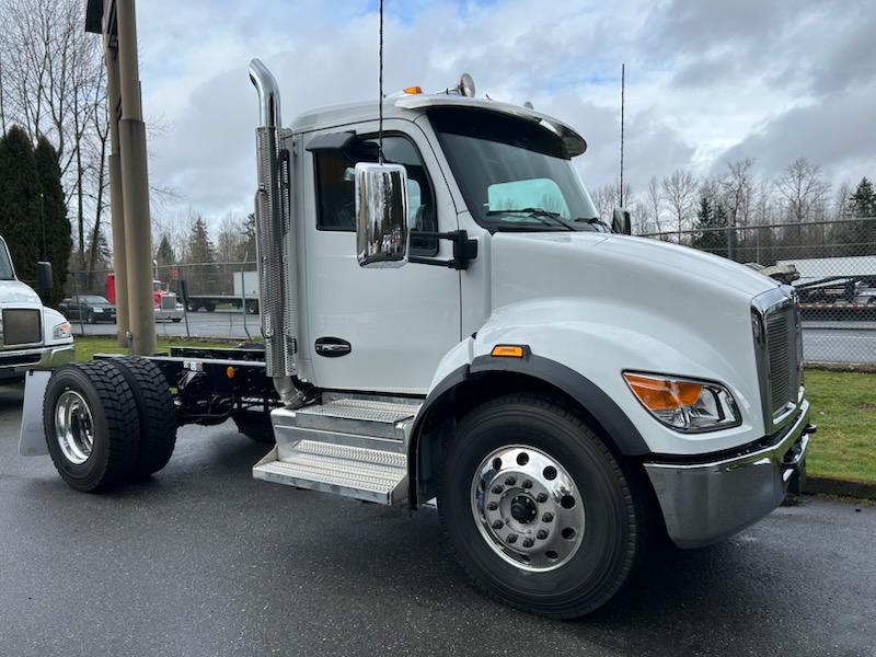 New 2025 KENWORTH T880 at Papé Kenworth in Marysville, WA