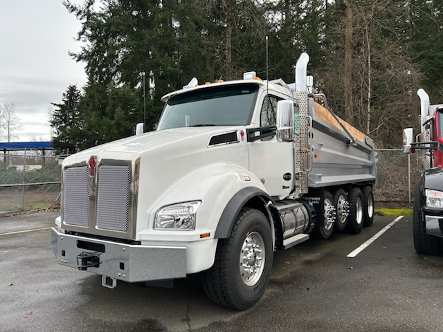 New 2026 KENWORTH T880 at Papé Kenworth in Federal Way, WA