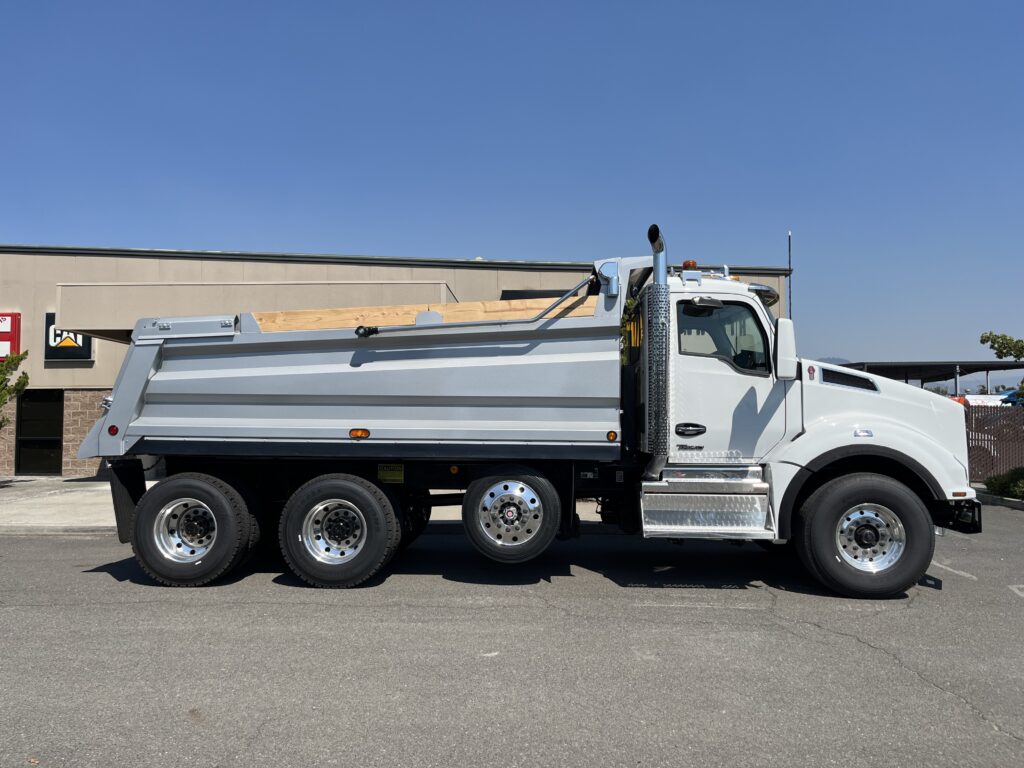 New 2024 KENWORTH T880 at Papé Kenworth in Medford, OR