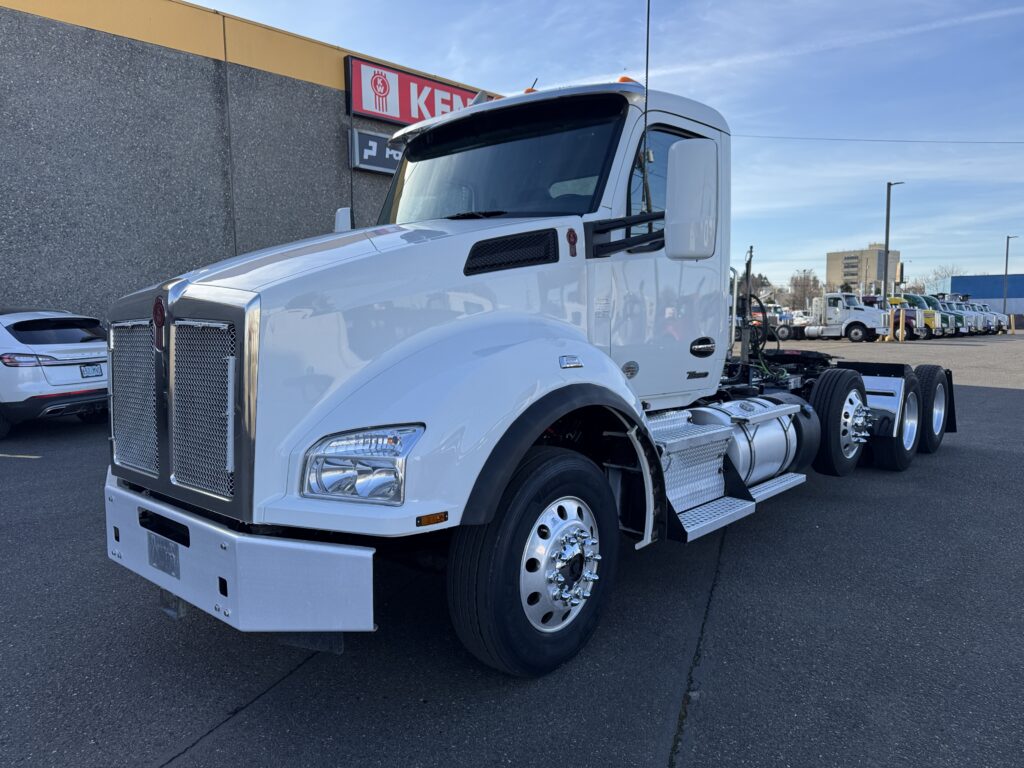 Used 2023 KENWORTH T880 at Papé Kenworth in Portland, OR